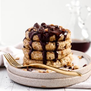 FLUFFY PANCAKES VEGAN AND GLUTEN-FREE - delicious, healthy and easy to make pancakes, high in fiber. Perfect for brunch or Sunday mornings!&nbsp;