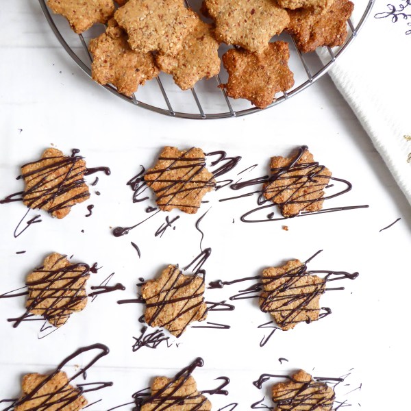 4-ingredient cookies - Vegan and gluten-free perfect versatile cookies.